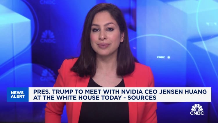 CEO NVIDIA Jensen Huang dan Presiden Trump untuk bertemu dengan kebijakan AI, pembatasan China, dan Deepseek