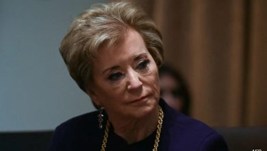 Linda McMahon, mantan Kepala Pro-Wrestling adalah Sekretaris Pendidikan Trump